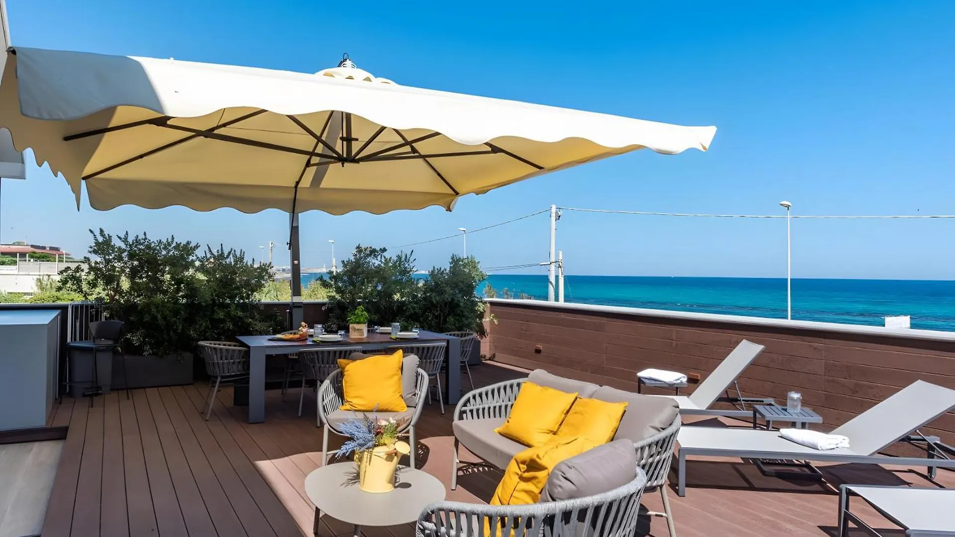 Luxury Terrazza Apartment Bari 0*,